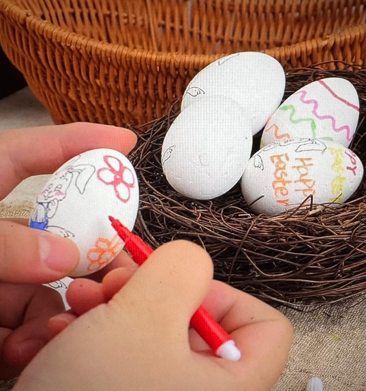 005 Egg Painting Kid